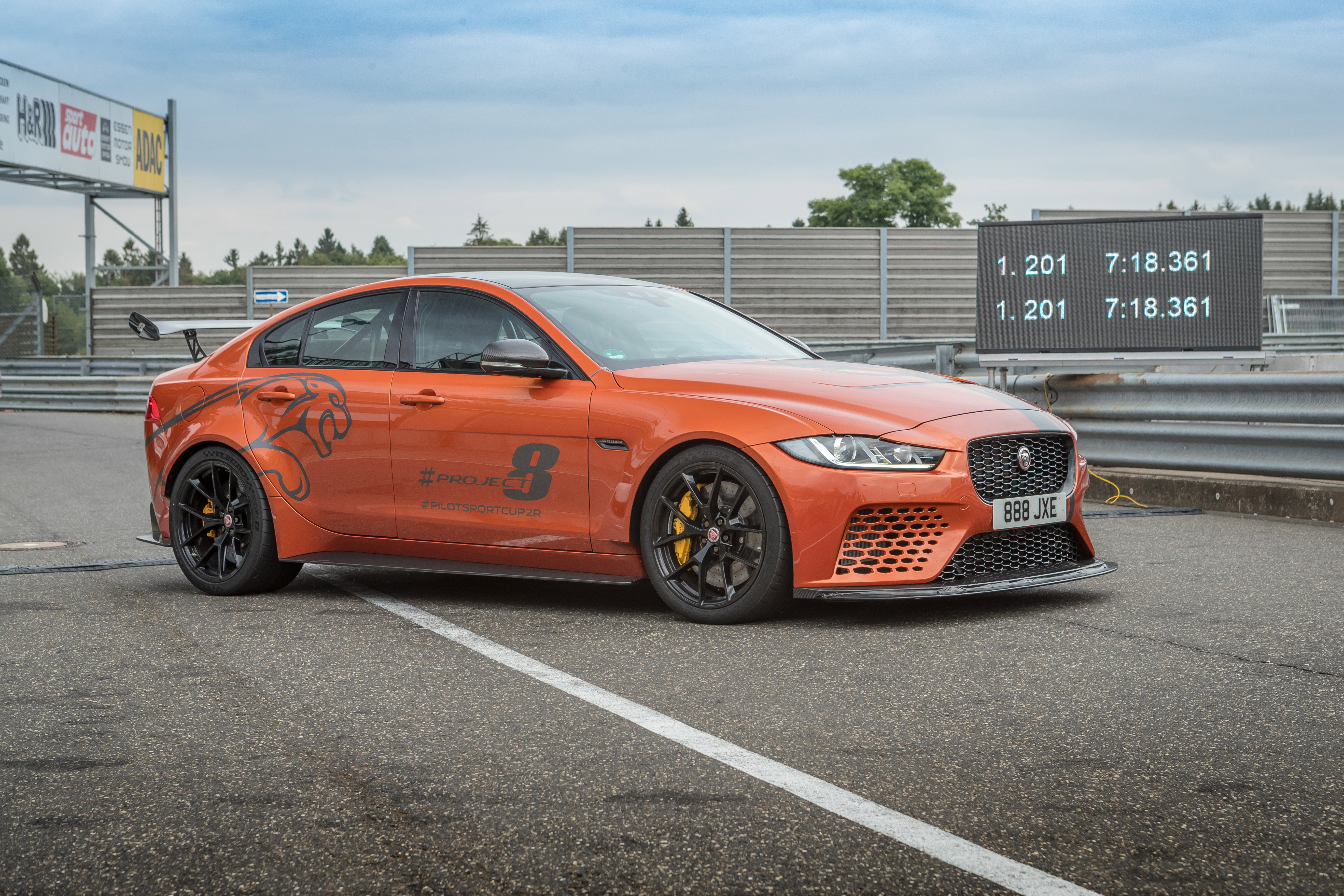 JAGUAR XE SV PROJECT 8, THE WORLD'S FASTEST SALOON CAR, BEATS ITS