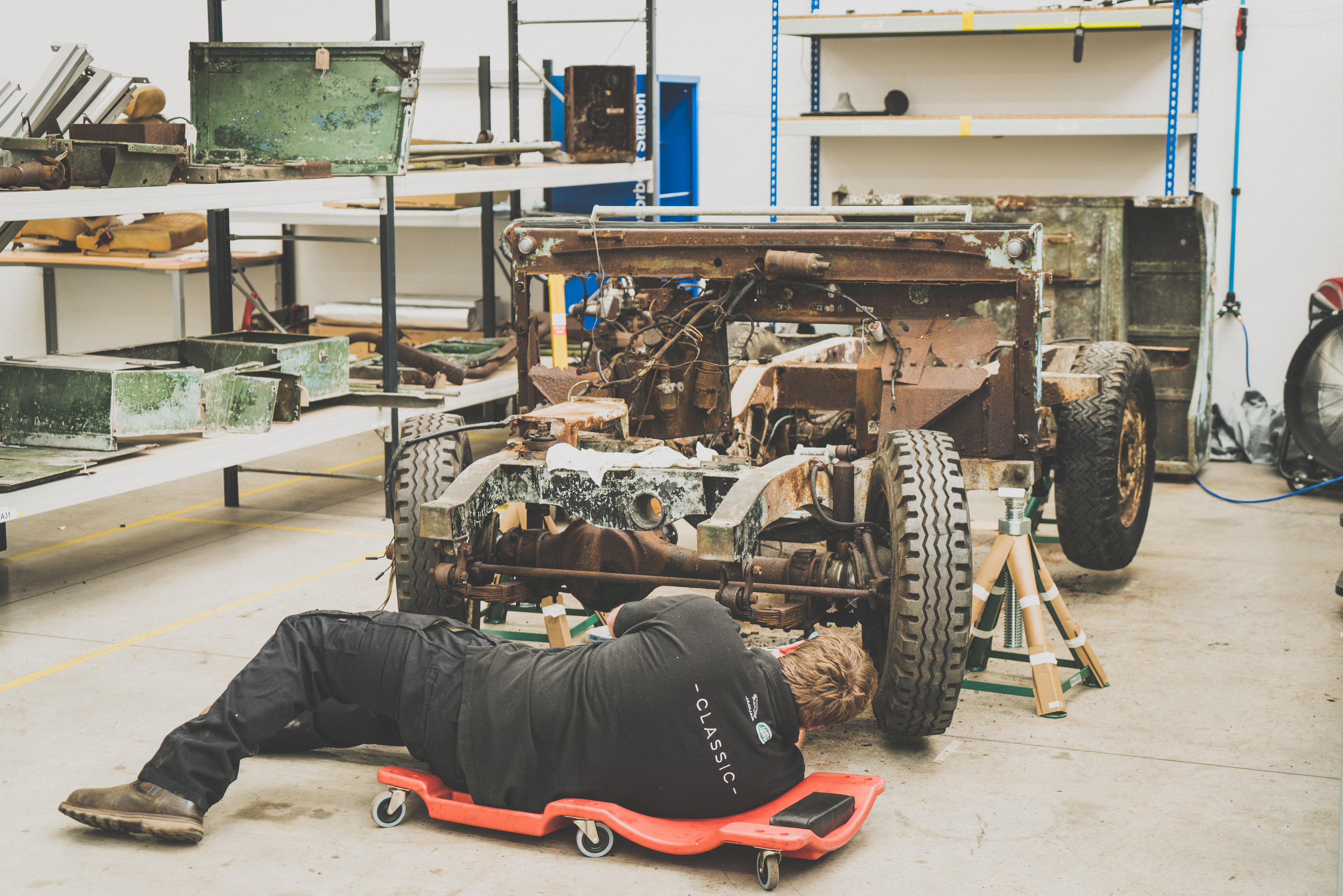 Land Rover グリーン オーバーオール　キレイです。 ORIGINAL LAUNCH LAND ROVER RETURNS TO THE ROAD FOR THE FIRST TIME