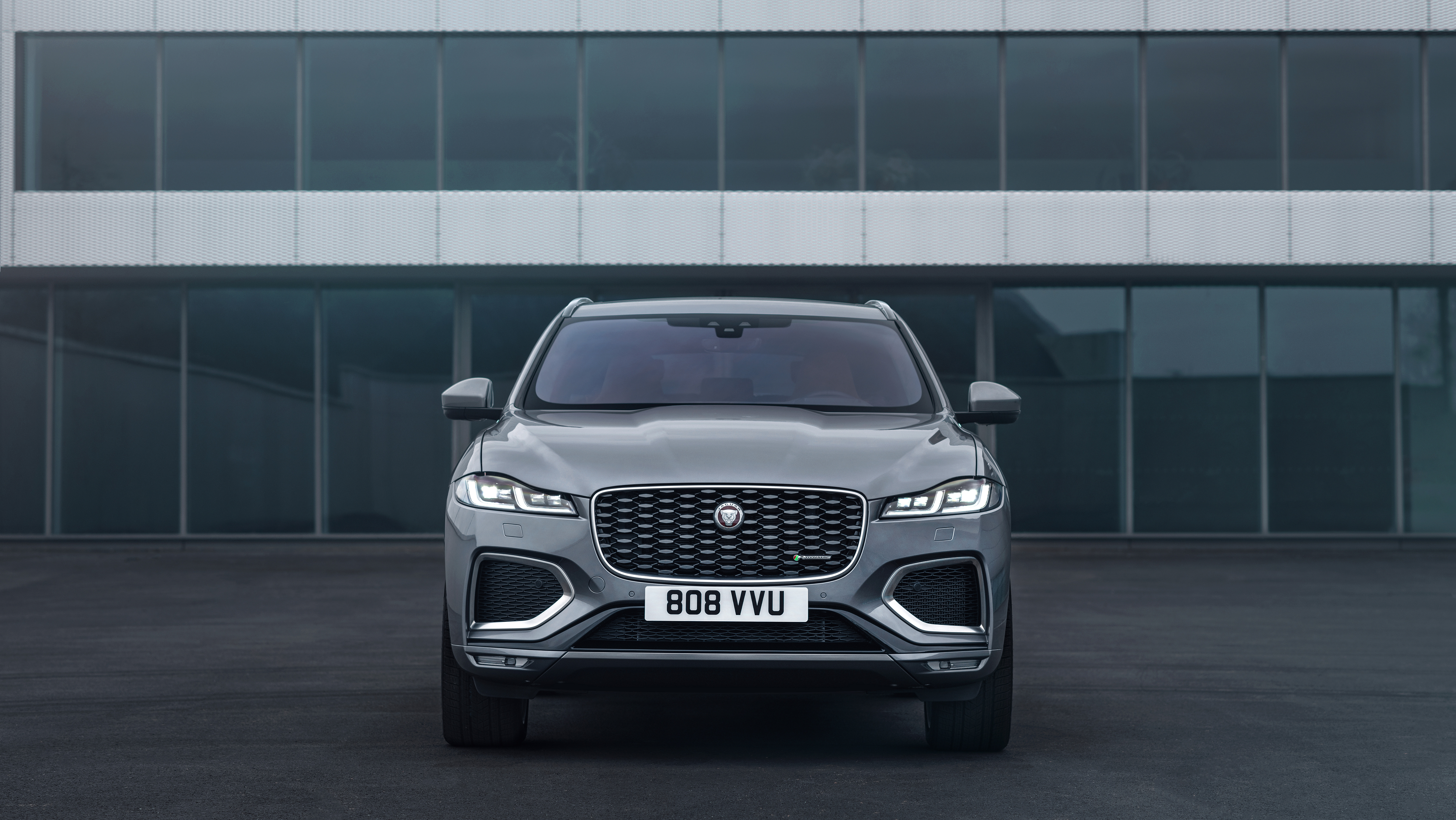 2021 JAGUAR F-PACE REVEALED: INTERIOR SERENITY, SEAMLESS
