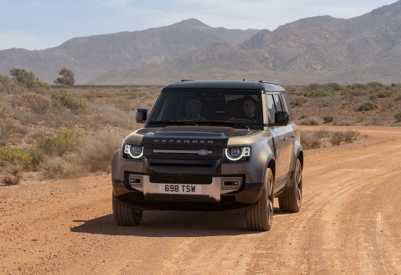 MODEL YEAR 2025 DEFENDER TAKES LUXURY ADVENTURE TO NEW HEIGHTS | Land Rover Media Newsroom