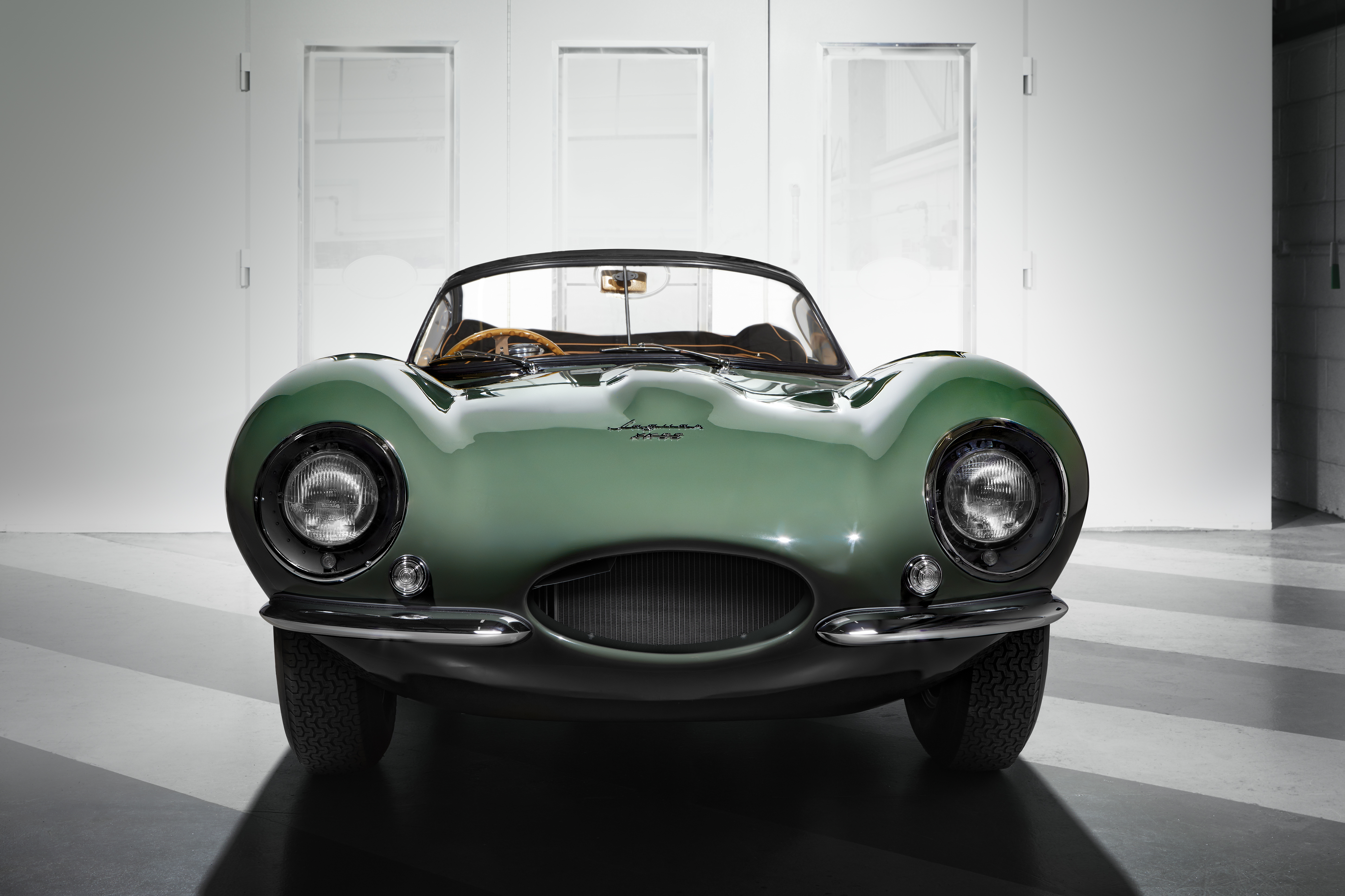 新品　ジャガー xk SS あのスティーブ・マックイーンもぞっこんだった！ジャガーXKSSが