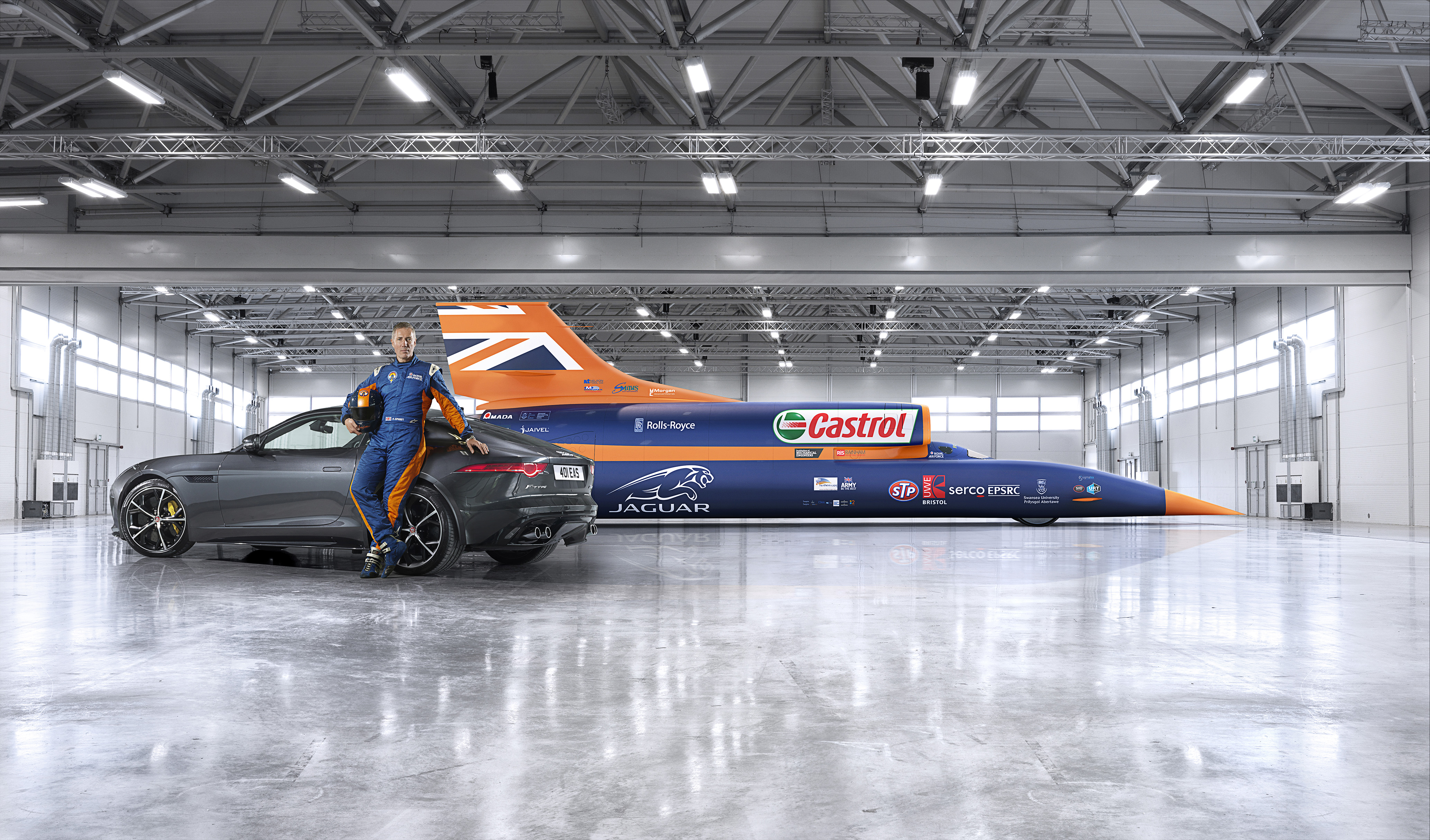 額縁 Bloodhound SSC 額縁 Bloodhound SSC Bloodhound SSC completes