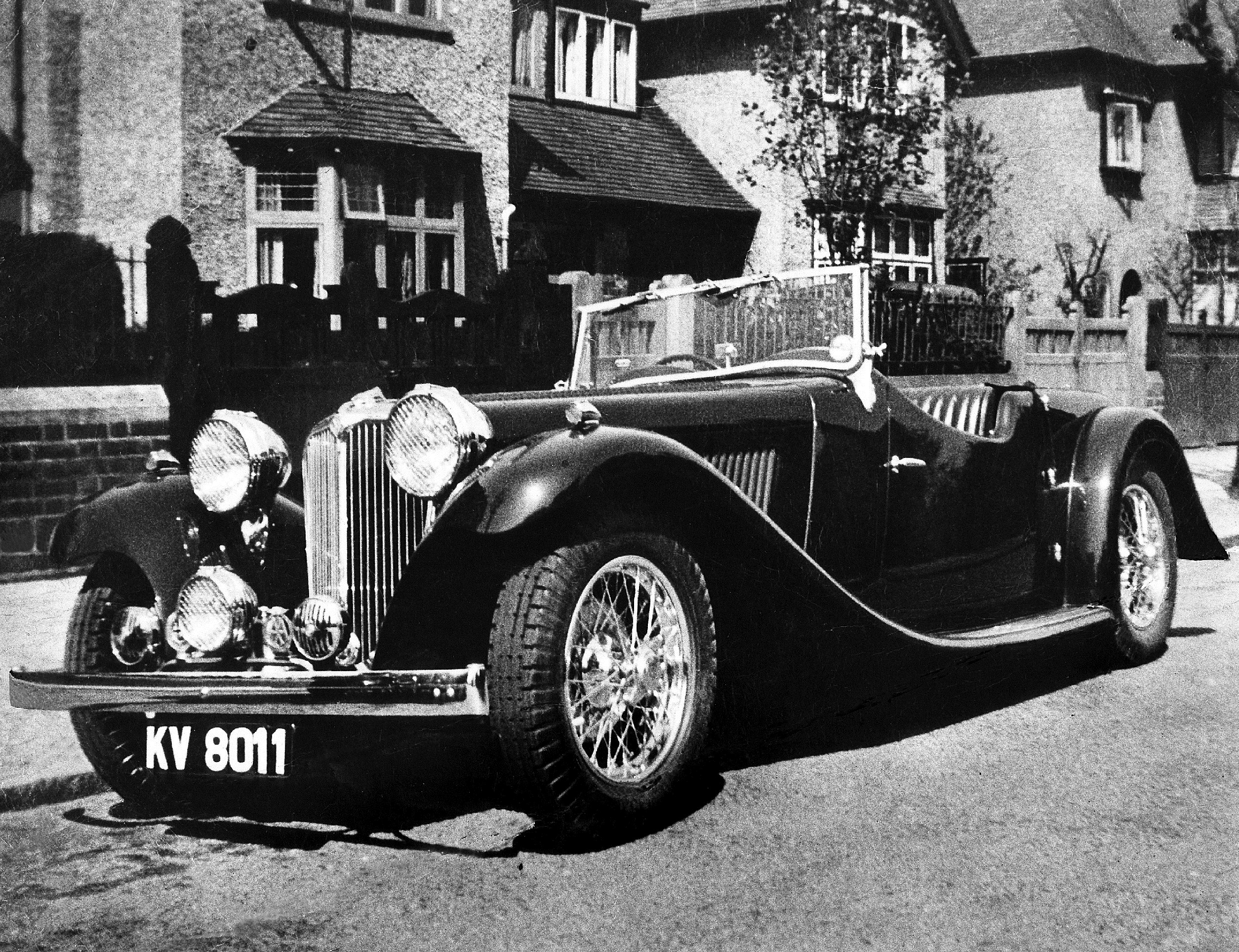 1934 SS1 “WALMSLEY ROADSTER” – THE BIRTH OF THE JAGUAR