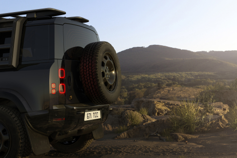 DEFENDER TROPHY EDITION - SANTORINI BLACK