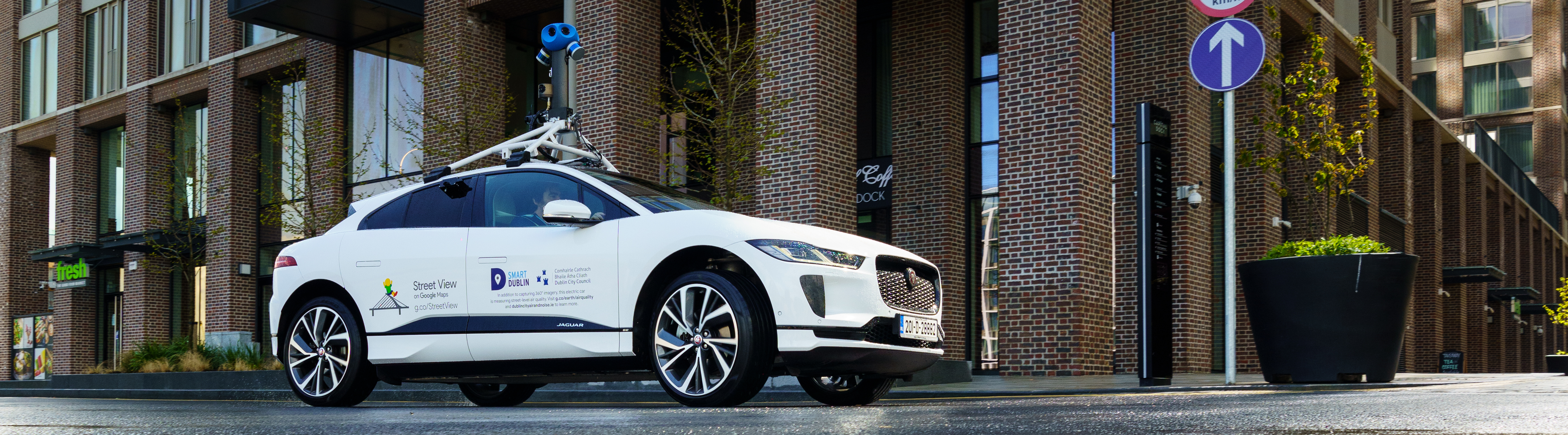  Jaguar I-PACE x Google Street 3