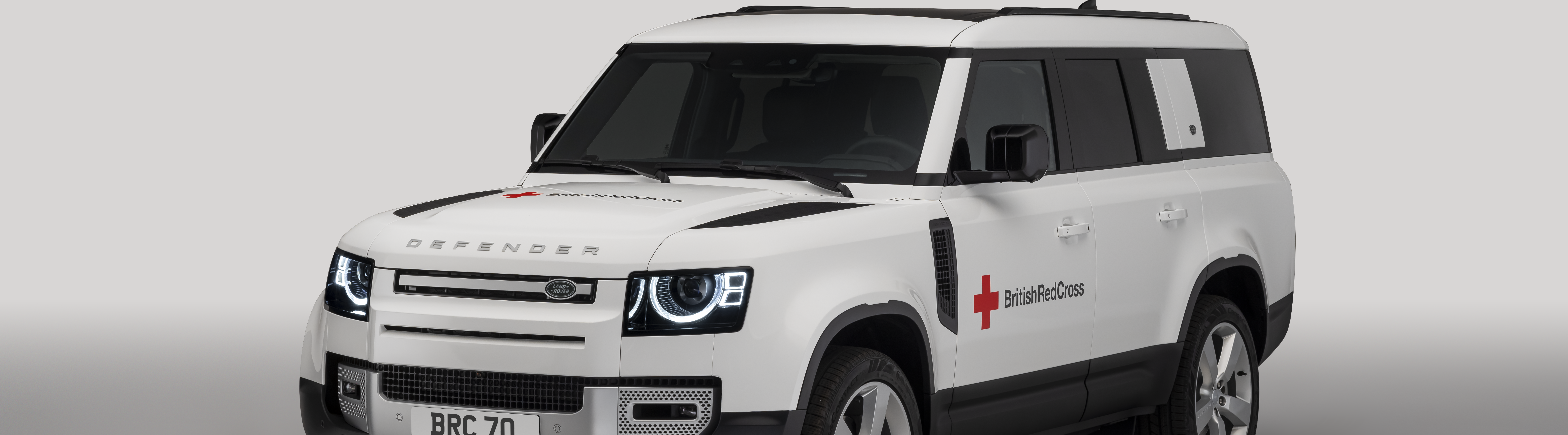 LAND ROVER RED CROSS DEFENDER 130