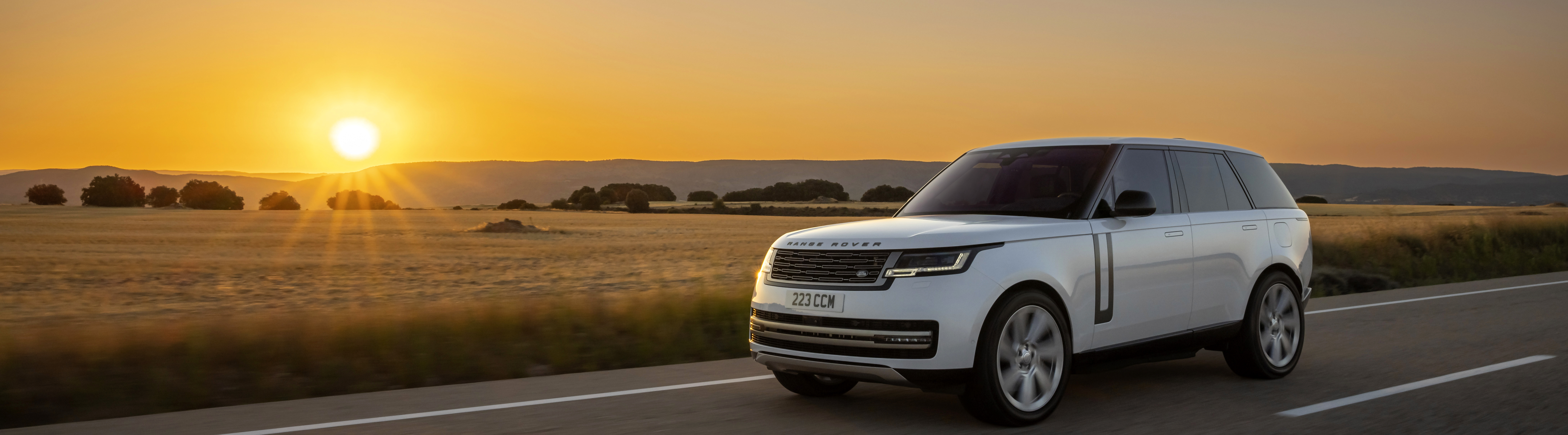 DYNAMIC - RANGE ROVER HSE ELECTRIC HYBRID (SWB)