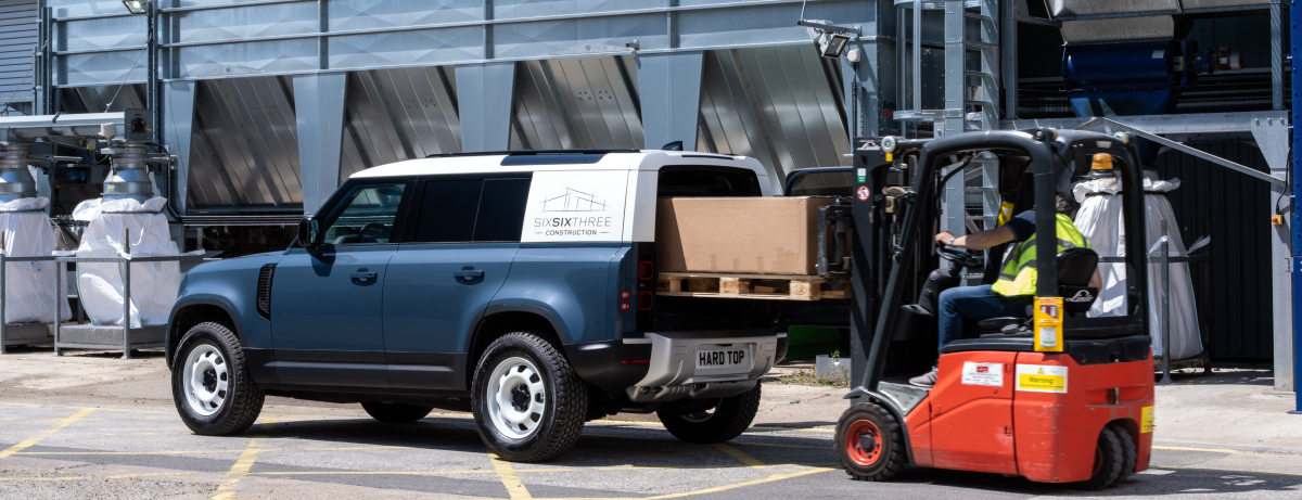 LAND ROVER DEFENDER MEANS BUSINESS AS HARD TOP NAME RETURNS FOR NEW COMMERCIAL MODEL