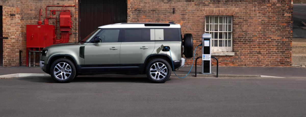  Land Rover Defender 110 PHEV 