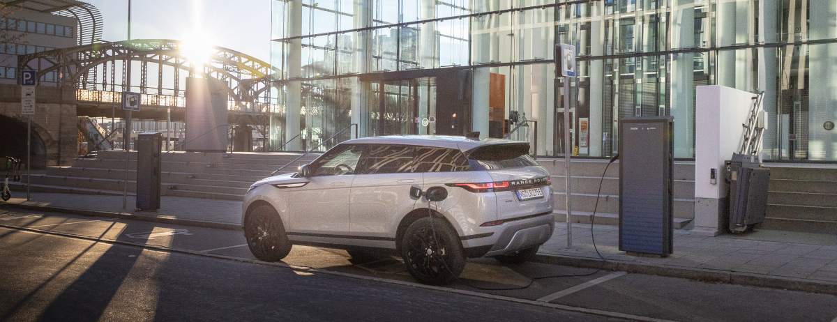  Bestseller unter Strom: Range Rover Evoque und Land Rover Discovery Sport mit Plug-in Hybrid hocheffizient unterwegs 