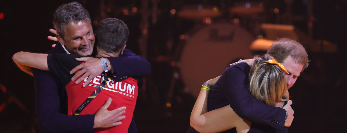 INSPIRATIONAL INVICTUS GAMES COUPLE WOLF AND KATRIEN WIN  LAND ROVER ‘ABOVE AND BEYOND’ AWARD 