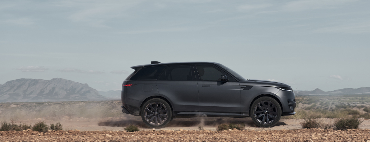 DARK, DRAMATIC AND DYNAMIC - THE NEW RANGE ROVER SPORT STEALTH PACK