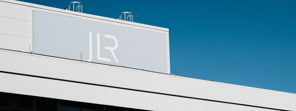 JLR GRÜNDET WOHLTÄTIGKEITSSTIFTUNG FÜR JUGENDLICHE, DAMIT SIE IHR VOLLES POTENZIAL ERREICHEN