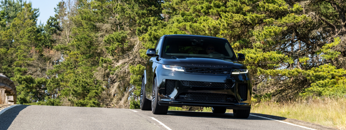 Range Rover Sport SV Black - Driving