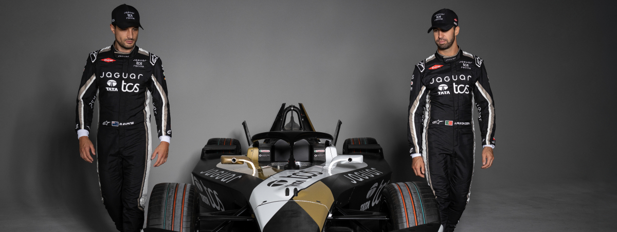 J_TCS_Racing_MitchEvans&AntónioFélixdaCosta_221025_002.jpg