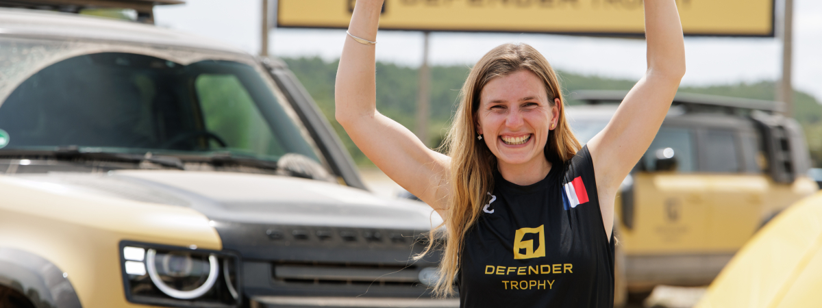 Defender Trophy - 5