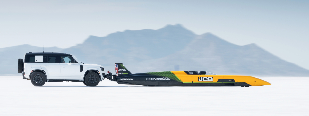 DEF_OCTA_JCB_LSR_110826_05