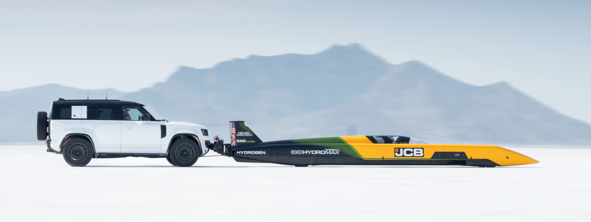 Defender OCTA demonstrated its performance, capability and composure as it helped the hydrogen-powered JCB Hydromax set a new land speed record.