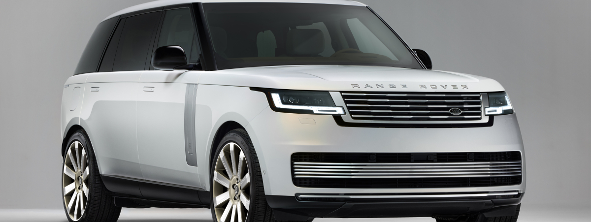 RANGE ROVER SV PEARL LUSTER DEBUTS AT RANGE ROVER HOUSE PEBBLE BEACH