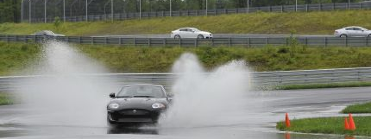 Jaguar announces 2011 season for the "Jaguar R Performance Driving Academy"