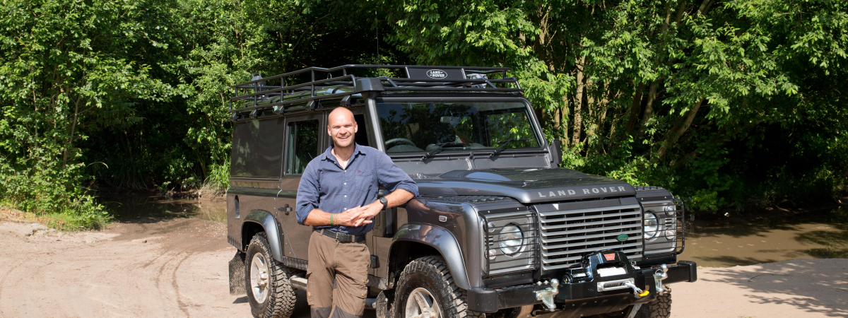 Monty Halls takes delivery of his new "Dive Centre" Defender and immediately tests it off-road