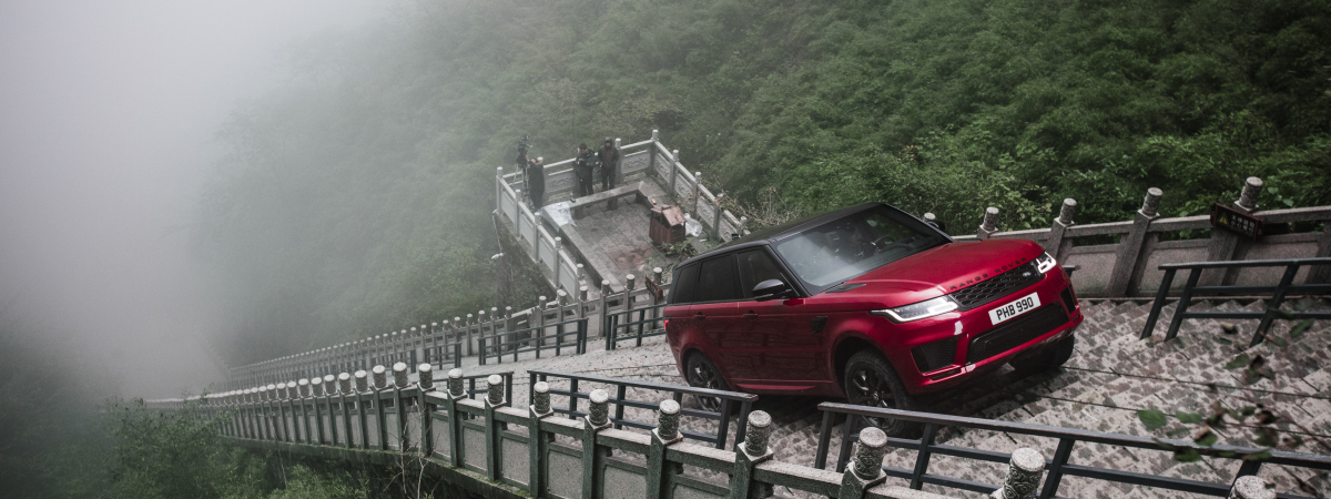 RANGE ROVER SPORT PHEV IS FIRST SUV TO CLIMB TO HEAVEN’S GATE