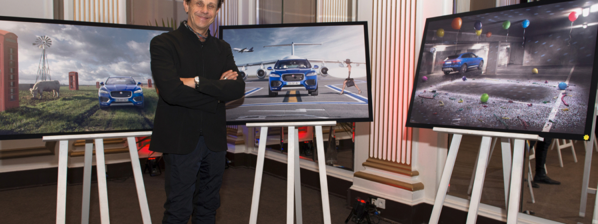 LA JAGUAR F-PACE IMAGINEE PAR LE PHOTOGRAPHE AUTOMOBILE DINGO  AUTOUR DE DOUZE COMPOSITIONS ARTISTIQUES