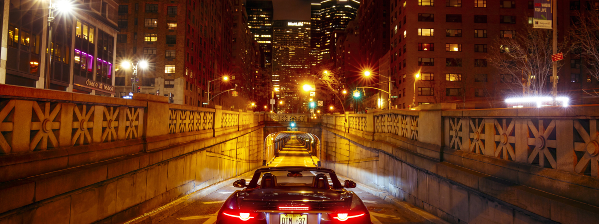 LA JAGUAR F TYPE SVR RUGIT A NEW YORK