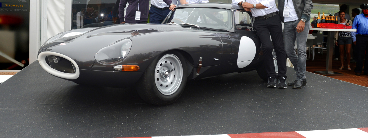 Jürgen Vogel, Christian Danner und Johann Lafer feiern mit Jaguar großes 80-Jähriges Markenjubiläum auf dem Oldtimer Grand Prix