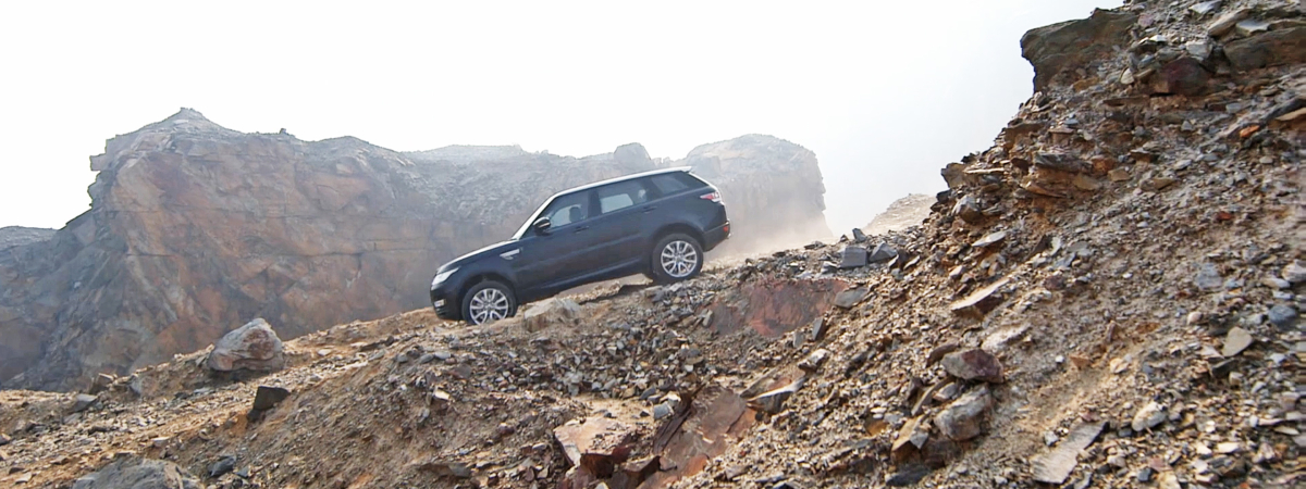 Delhi ‘Director’s Cut’ Debut for Jaguar Land Rover Film Starring F-TYPE R Coupé, Range Rover Sport and Narain Karthikeyan 