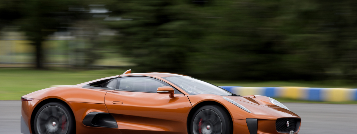 Felipe Massa Drives Bond villain's Jaguar C-X75 Supercar in Mexico City  