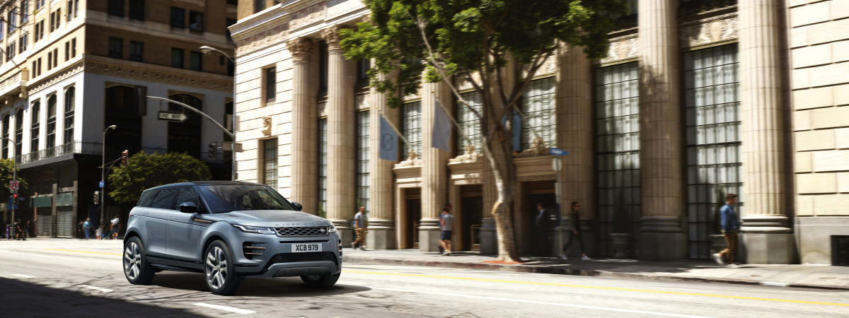 Location – Dynamic Image of the New Range Rover Evoque