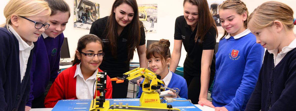 Jaguar Land Rover Celebrates Record-Breaking Year Of Employee Volunteering 