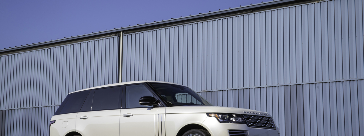 RANGE ROVER AUTOBIOGRAPHY: 21 YEARS OF REWRITING LUXURY