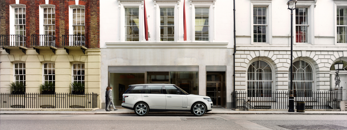 Long Wheelbase Autobiography Black Range Rover Showcased In LA