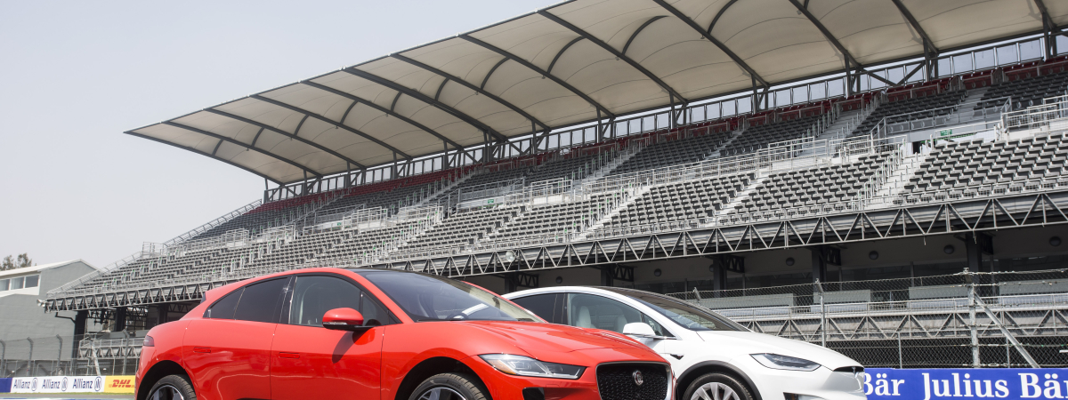 Jaguar I-PACE and Tesla Model X challenge - Autodromo Hermanos Rodriguez