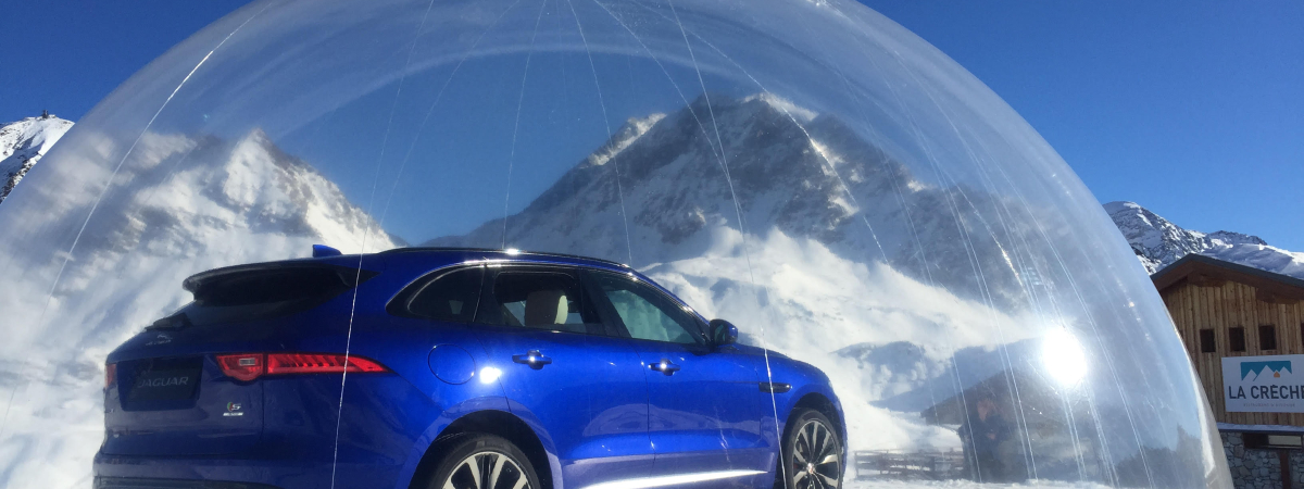 F-PACE grimpe un des hauts sommets de la station des Arcs