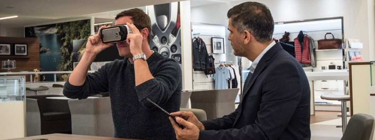 JLR customers immerse themselves in Virtual Vehicles