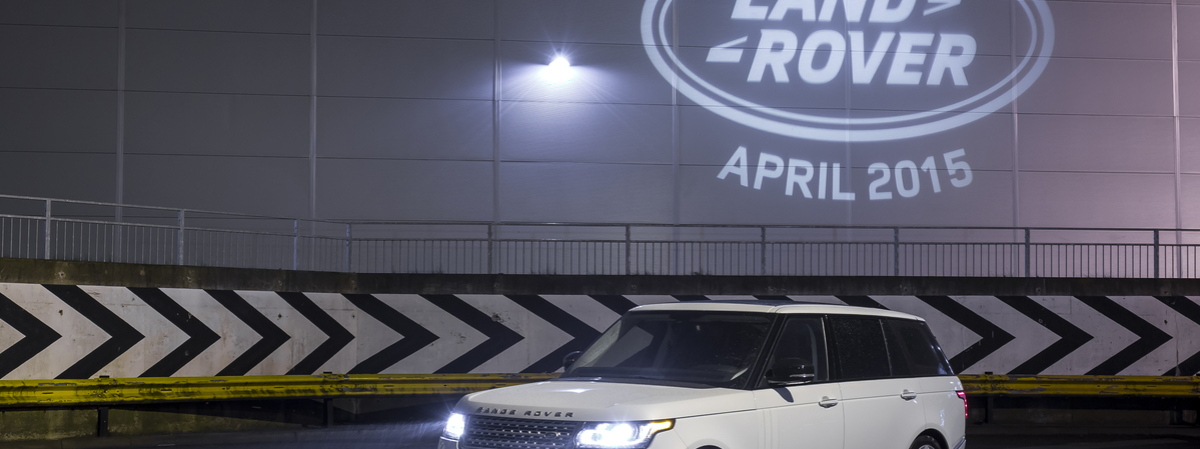 6,000,000TH LAND ROVER LIGHTS UP SOLIHULL
