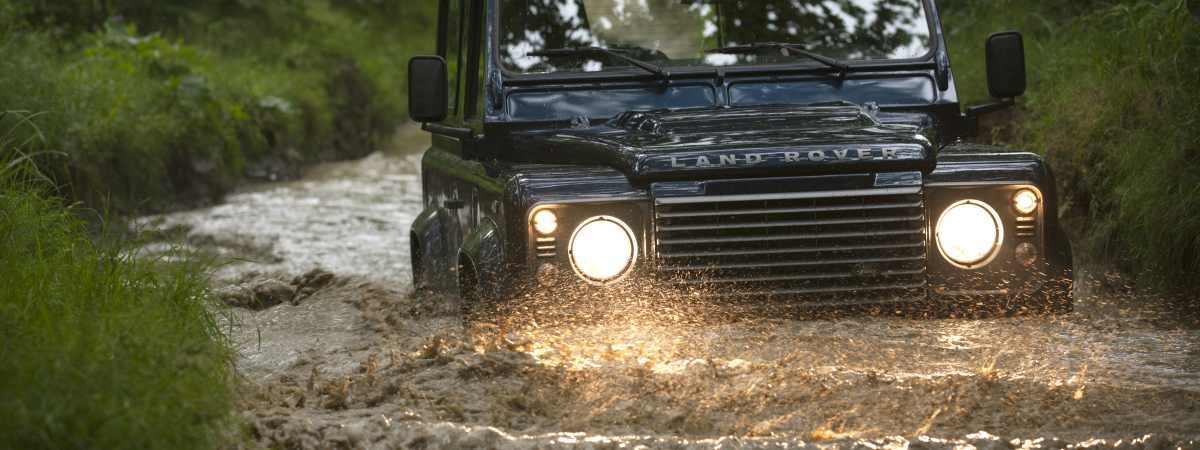 Land Rover Defender 13MY