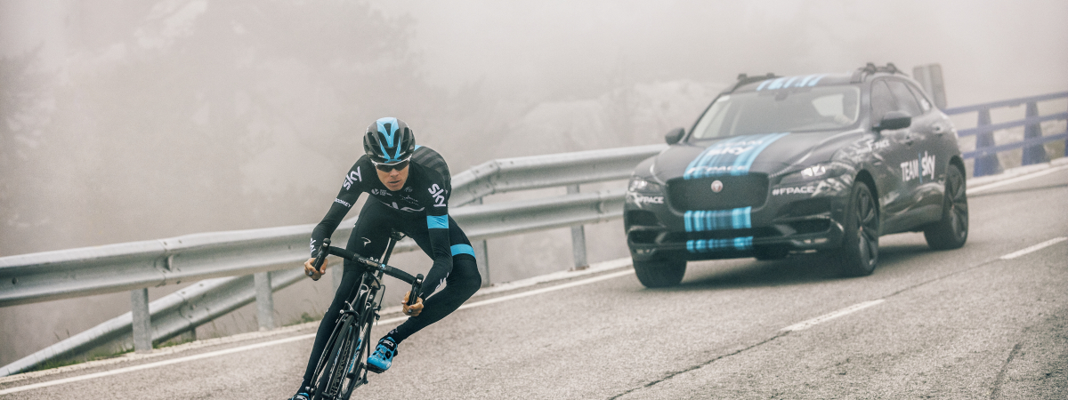 LE PROTOTYPE DE LA JAGUAR F-PACE AVEC TEAM SKY SUR LE TOUR DE FRANCE