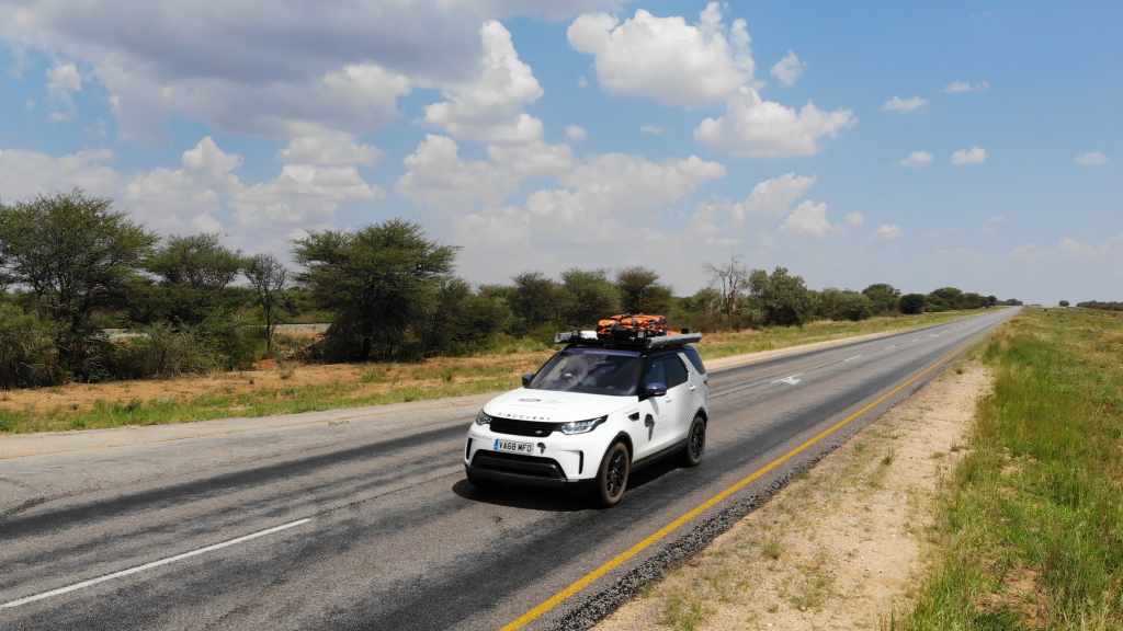  Land Rover Discovery powers mobile malaria research