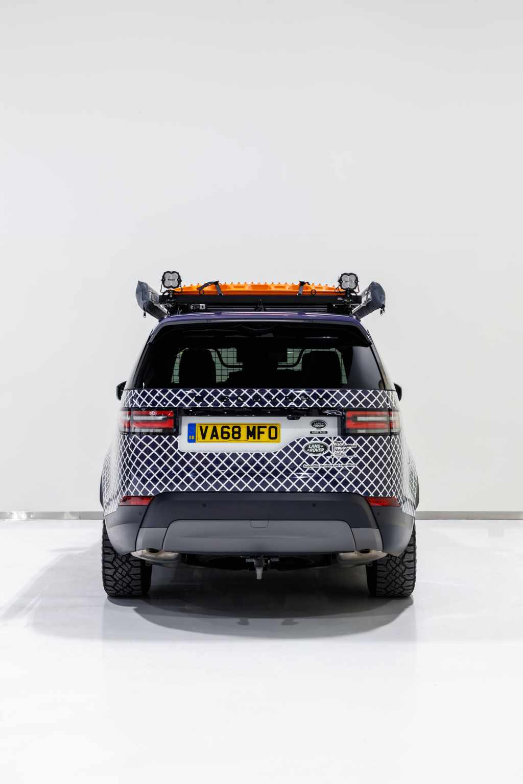  Land Rover Discovery powers mobile malaria research