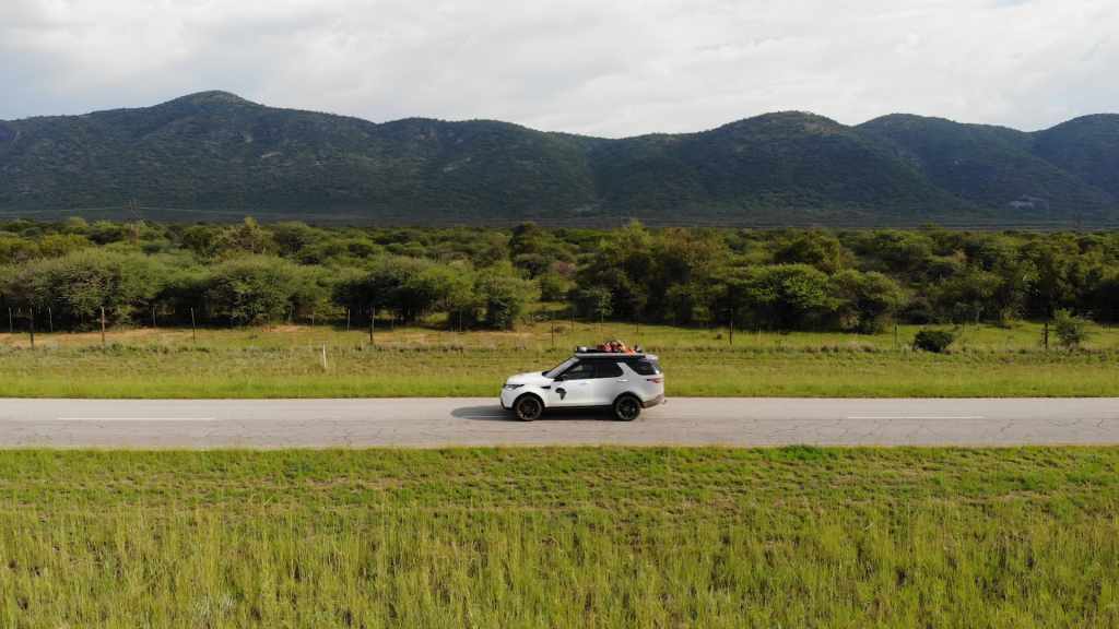  Land Rover Discovery powers mobile malaria research