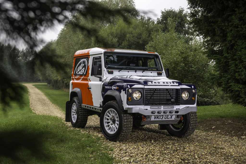  JLR_Bowler_PressRelease_181219.jpg 