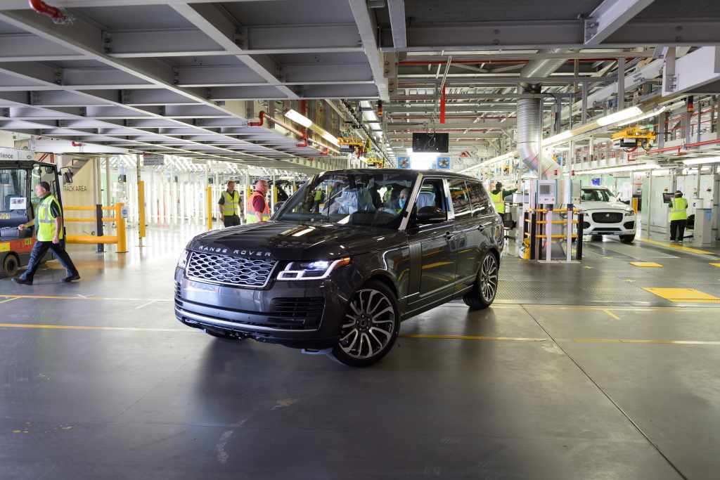 FIRST RANGE ROVER MADE UNDER SOCIAL DISTANCING MEASURES COMES OFF JAGUAR LAND ROVER’S SOLIHULL PRODUCTION LINE