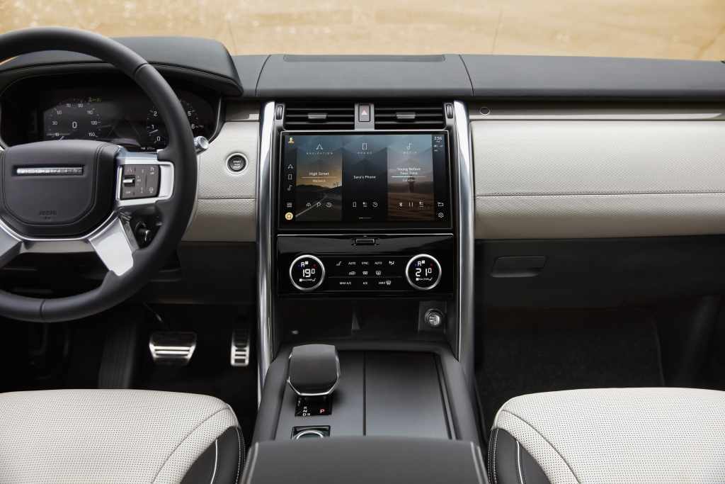 2024 Land Rover Discovery interior