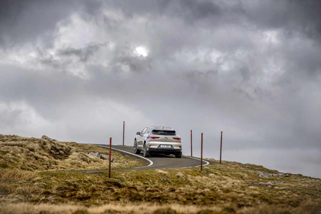  JAGUAR I-PACE COMPLETES EVERESTING CHALLENGE ON A SINGLE CHARGE 