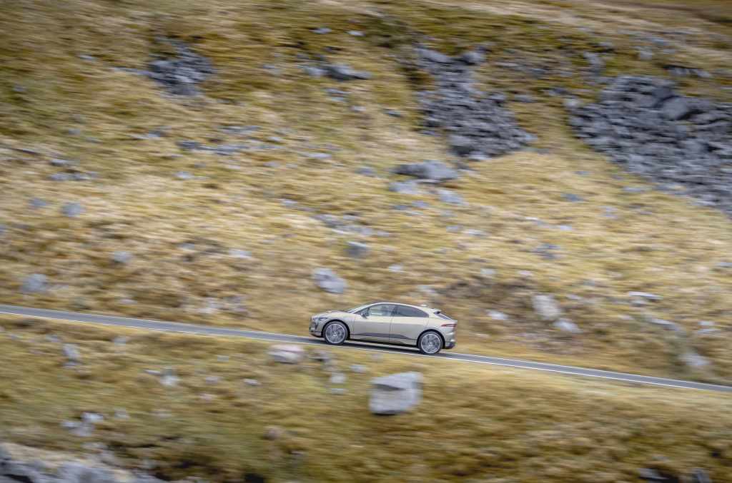  JAGUAR I-PACE COMPLETES EVERESTING CHALLENGE ON A SINGLE CHARGE 