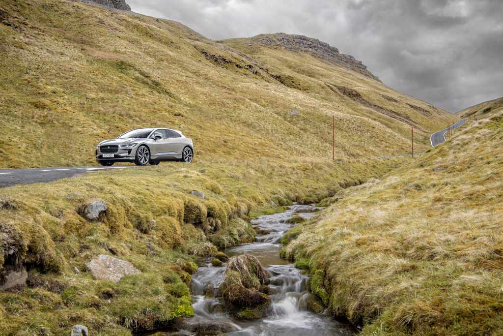  JAGUAR I-PACE COMPLETES EVERESTING CHALLENGE ON A SINGLE CHARGE 